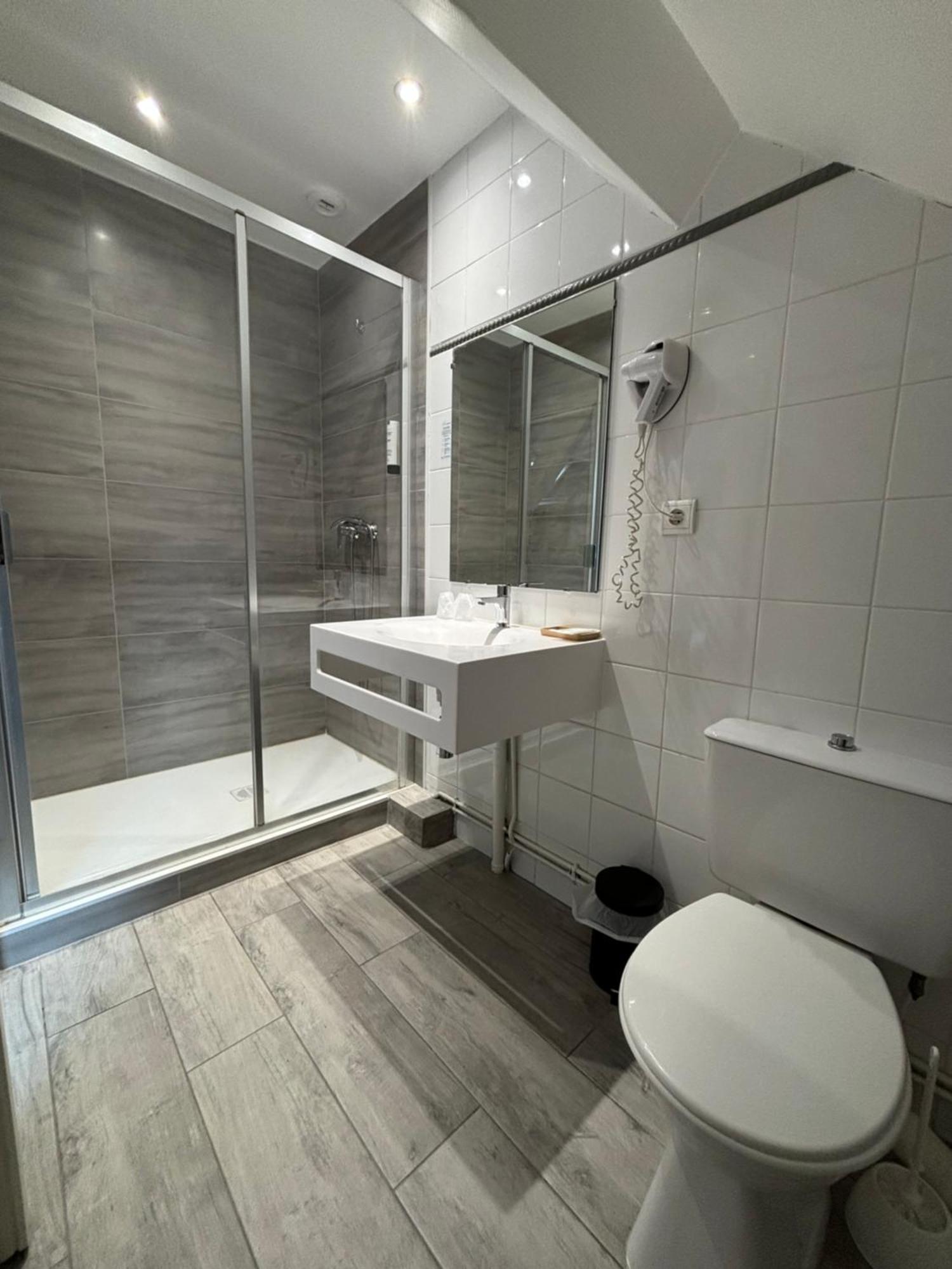 Hotel De Troyes Luaran gambar