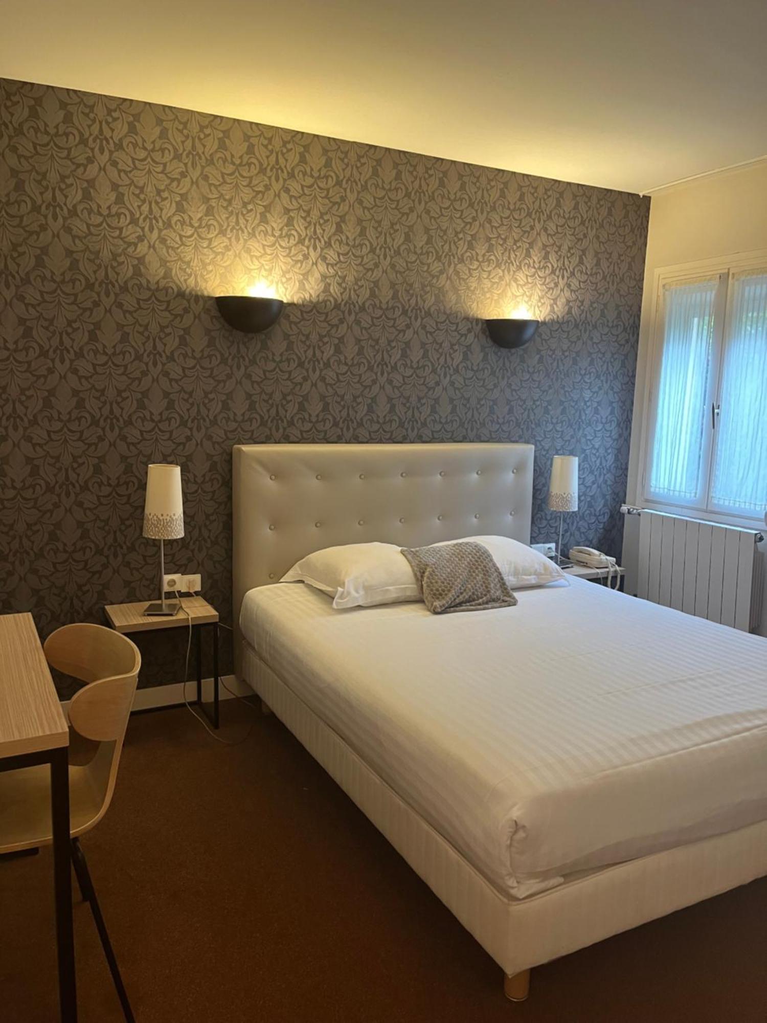 Hotel De Troyes Luaran gambar