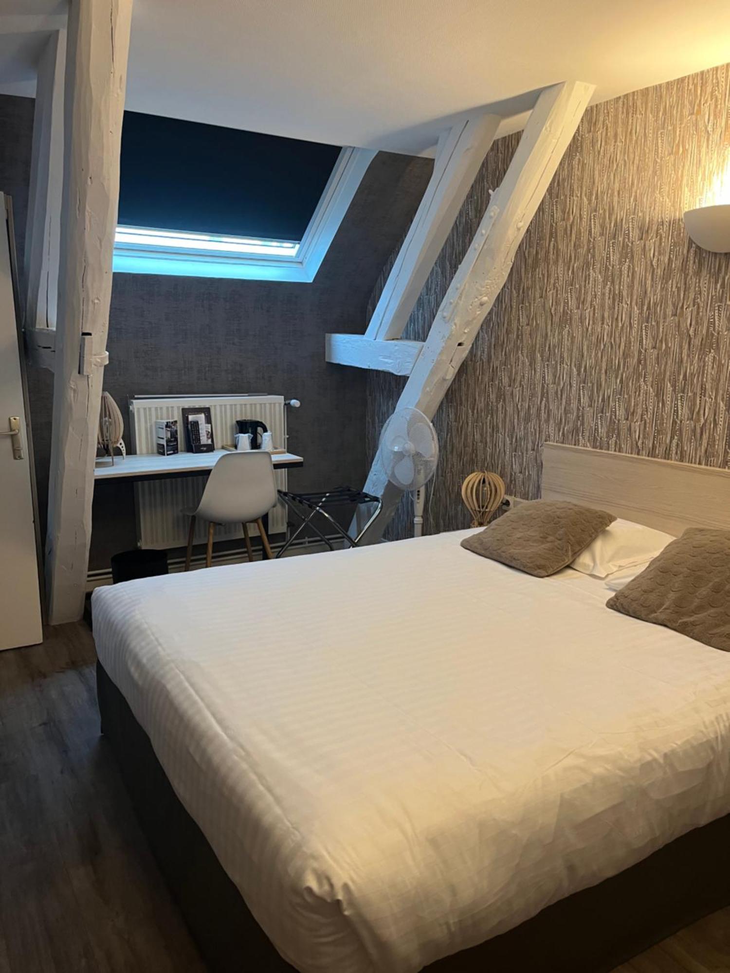 Hotel De Troyes Luaran gambar